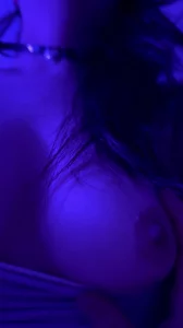 骚比的奶子很诱人